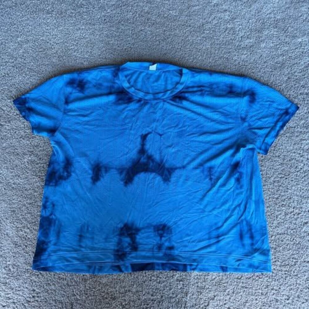 Women’s Lululemon Shirt Size 8